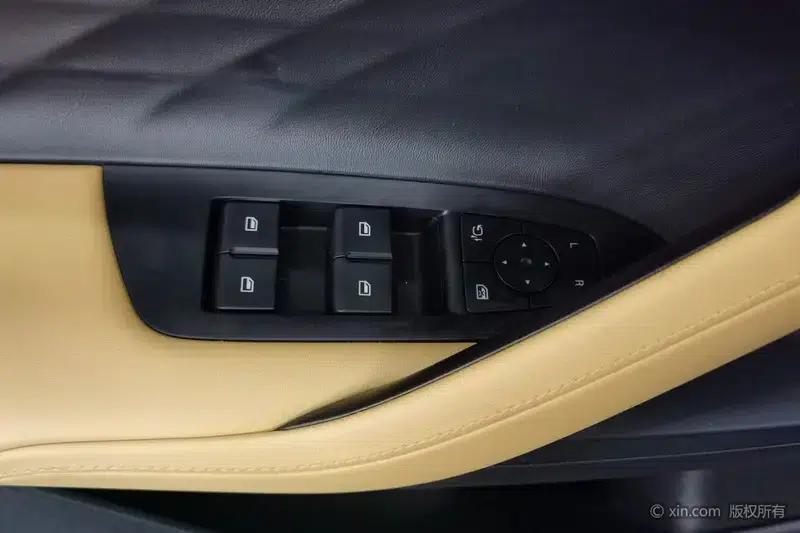 Roewe RX5 2023 Superior Edition — миниатюра 23