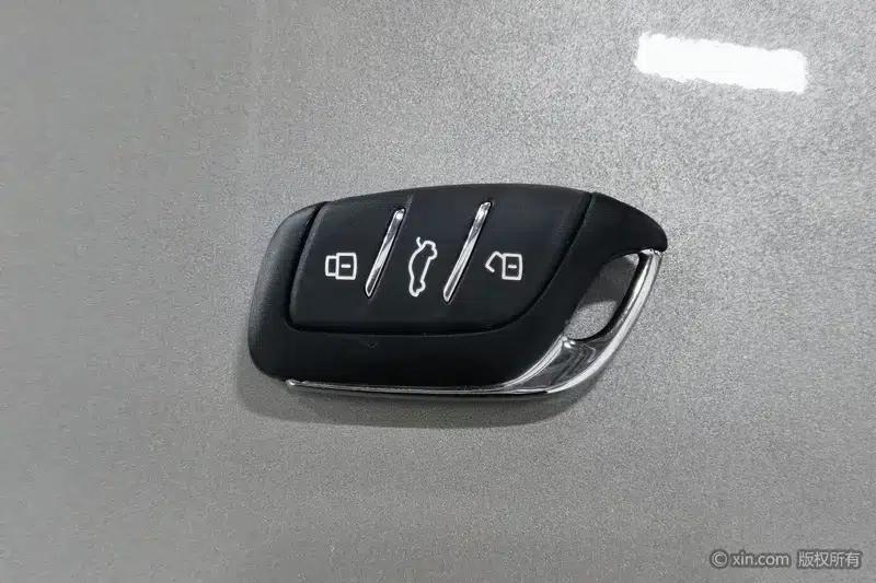 Roewe RX5 2023 Superior Edition — миниатюра 6