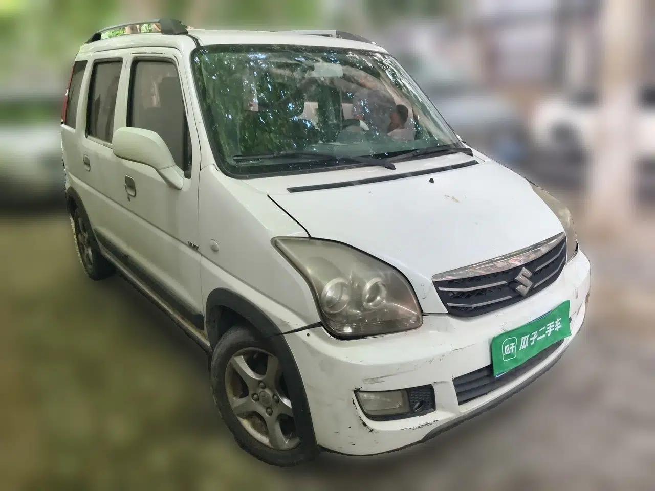 Suzuki Wagon R X5 2013 Cruise Edition 1.4L VVT Luxury Model China IV Standard — миниатюра 3