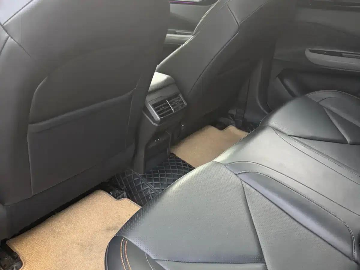 Changan UNI-V 2022 1.5T Premium Edition — миниатюра 4