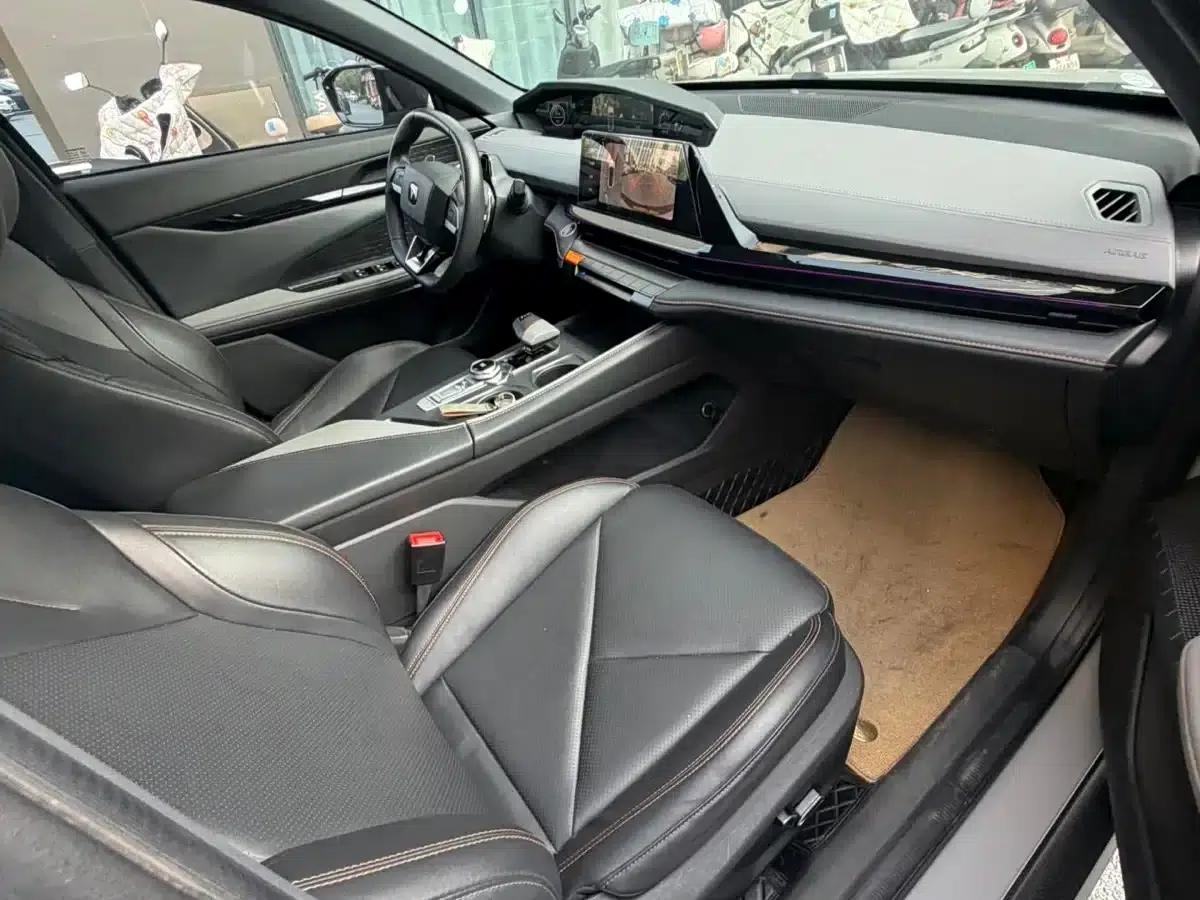 Changan UNI-V 2022 1.5T Premium Edition — миниатюра 8