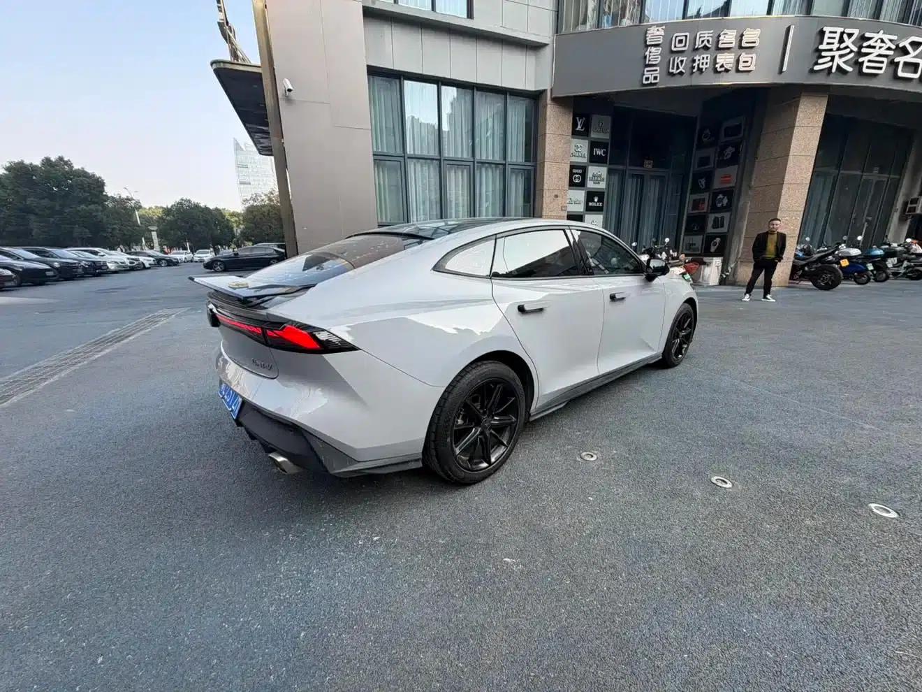 Changan UNI-V 2022 1.5T Premium Edition — миниатюра 9