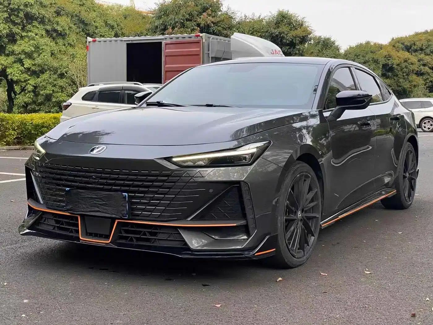 Changan UNI-V 2022 1.5T Sport Edition — миниатюра 1