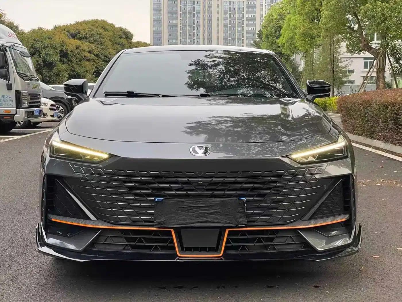 Changan UNI-V 2022 1.5T Sport Edition — миниатюра 2