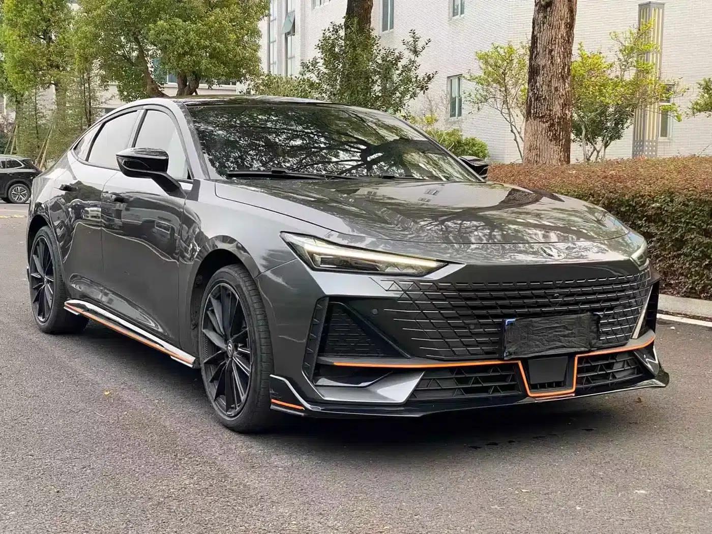 Changan UNI-V 2022 1.5T Sport Edition — миниатюра 3