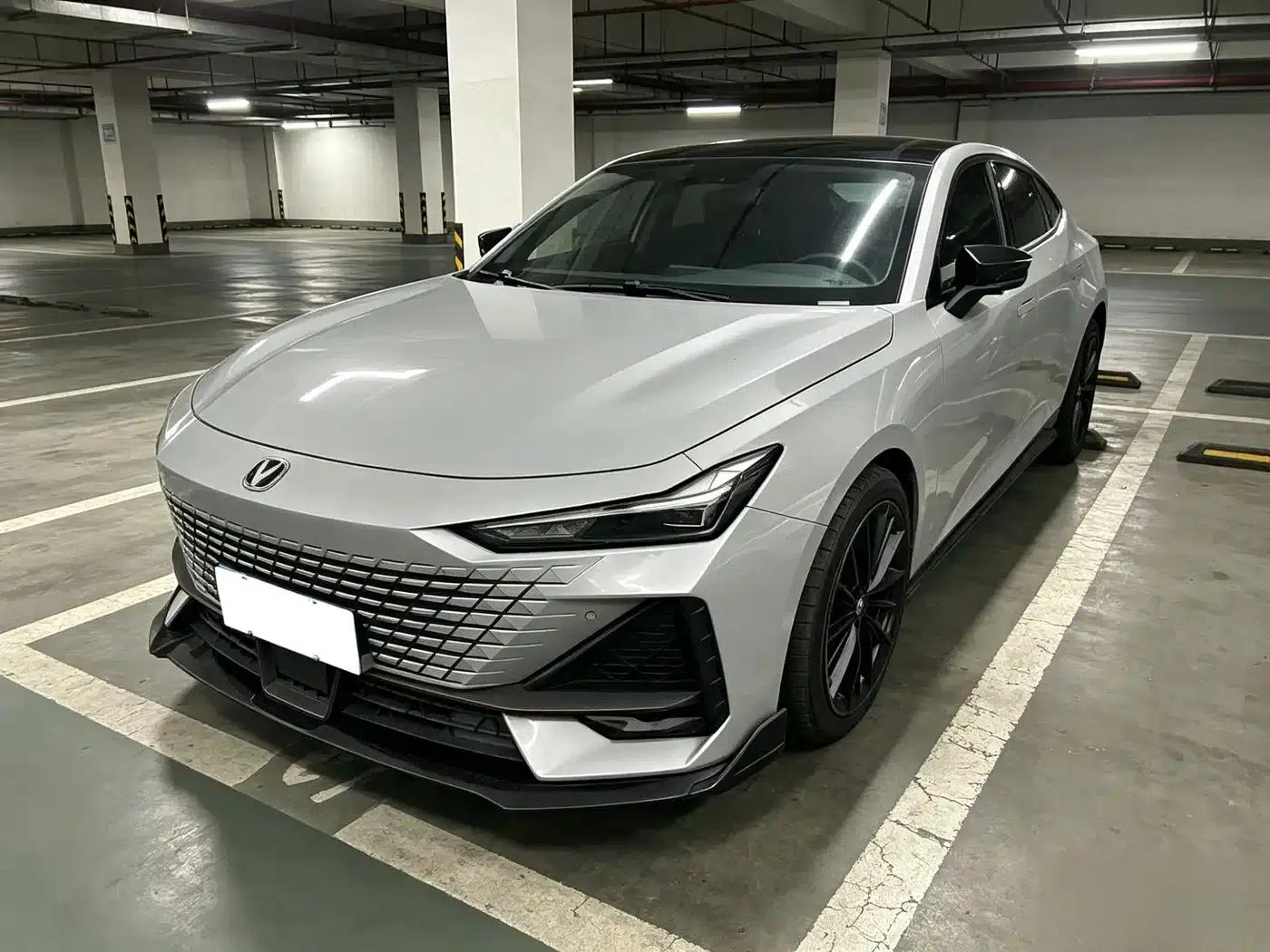 Changan UNI-V 2022 1.5T Sport Edition — миниатюра 1