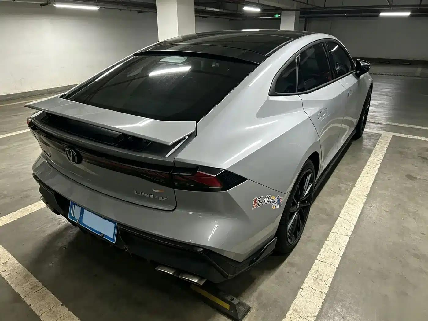 Changan UNI-V 2022 1.5T Sport Edition — миниатюра 3