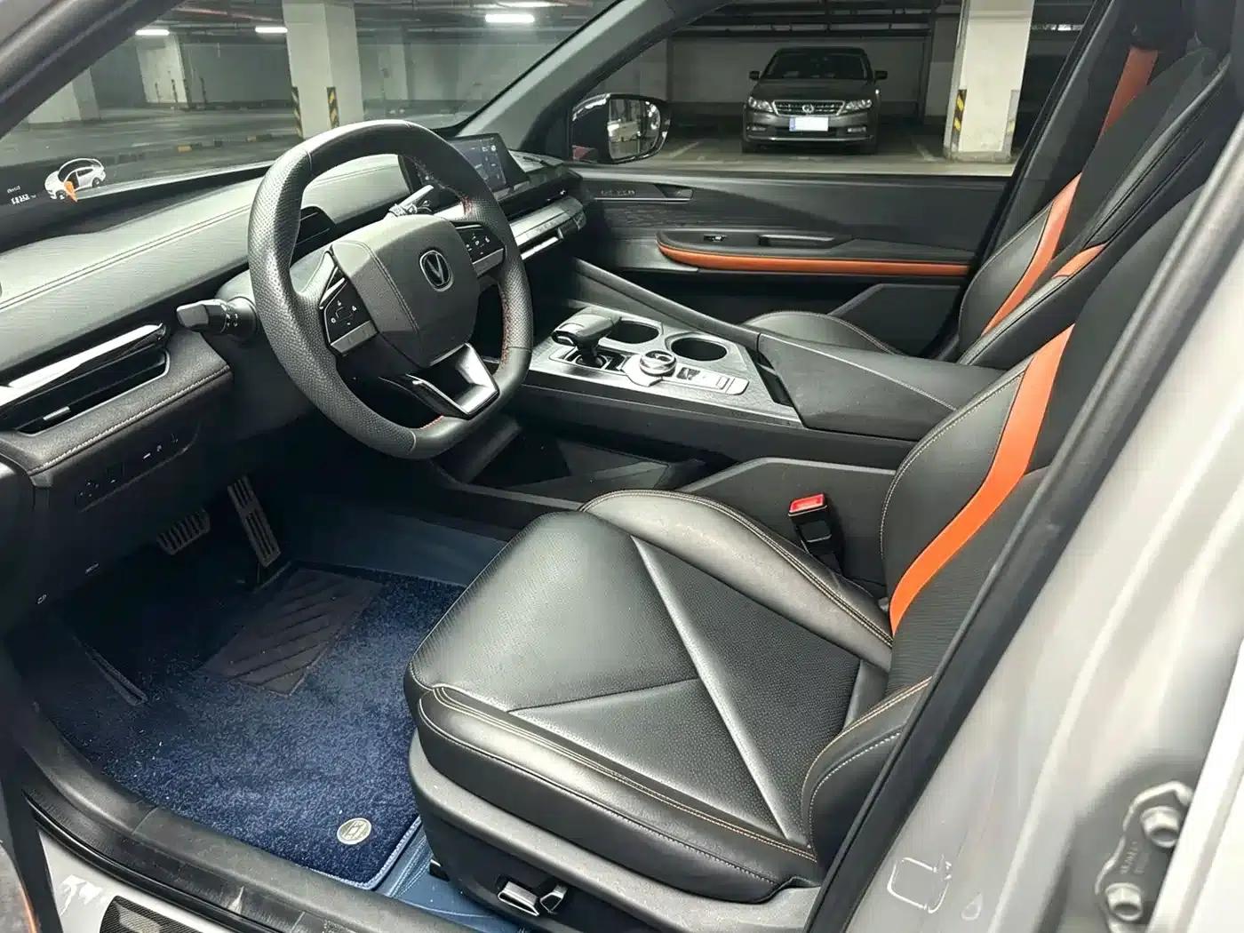 Changan UNI-V 2022 1.5T Sport Edition — миниатюра 4