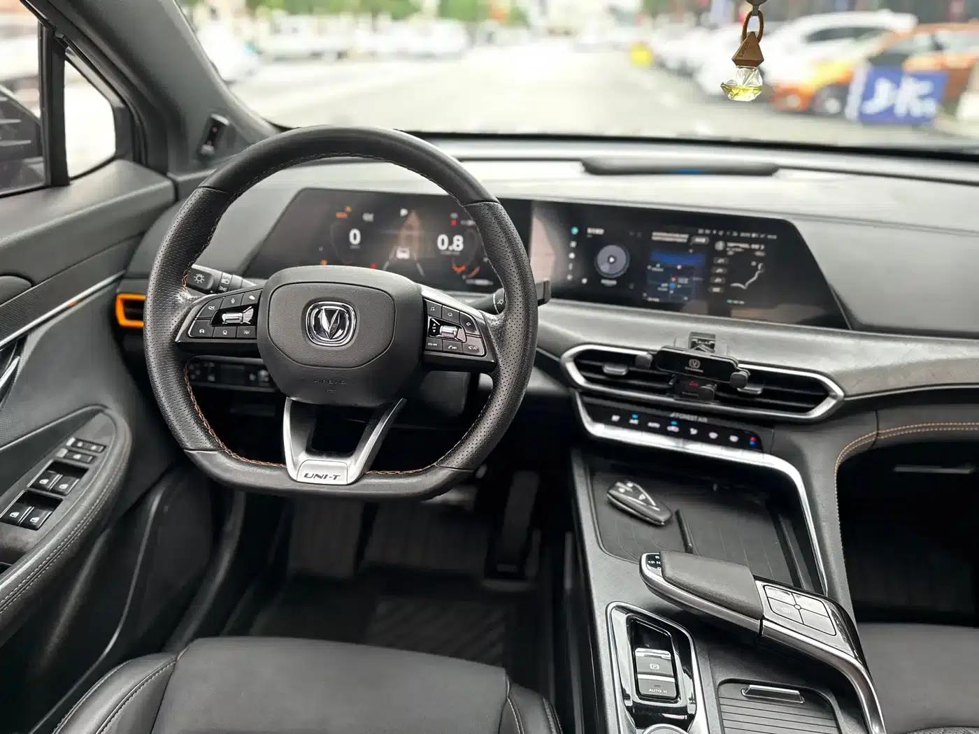 Changan UNI-T 2022 1.5T Premium Edition — миниатюра 3