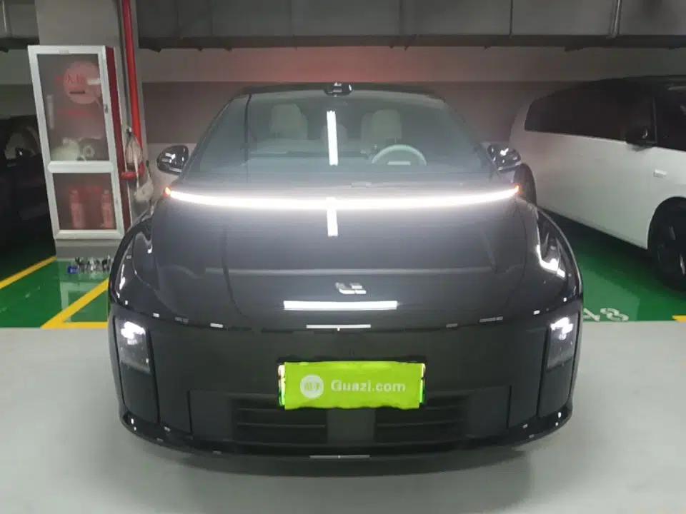 Li Auto i6 2025 Model Two-Wheel-Drive Standard Type — миниатюра 2
