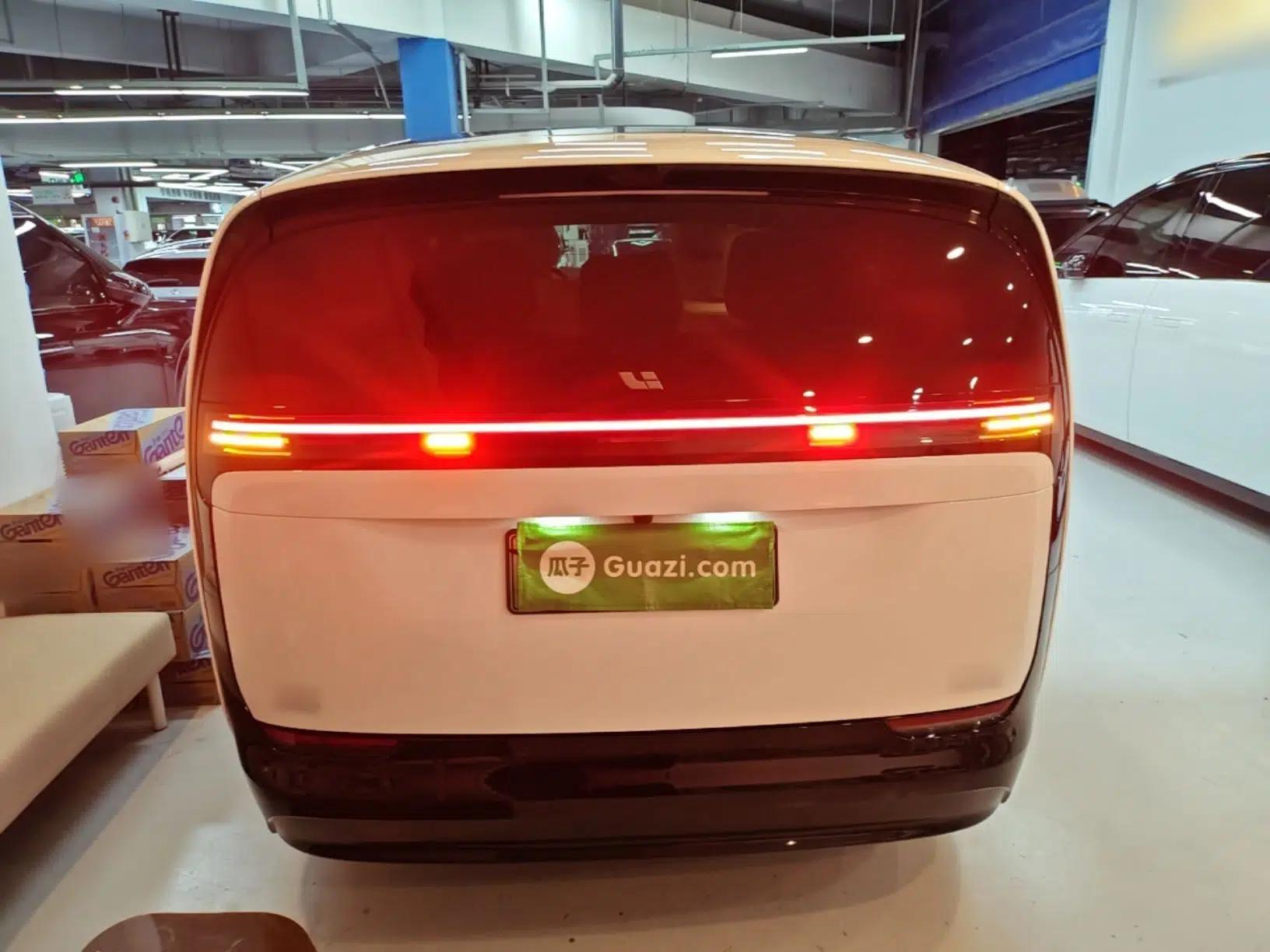 Li Auto MEGA 2025 Home Family Special Edition — миниатюра 5