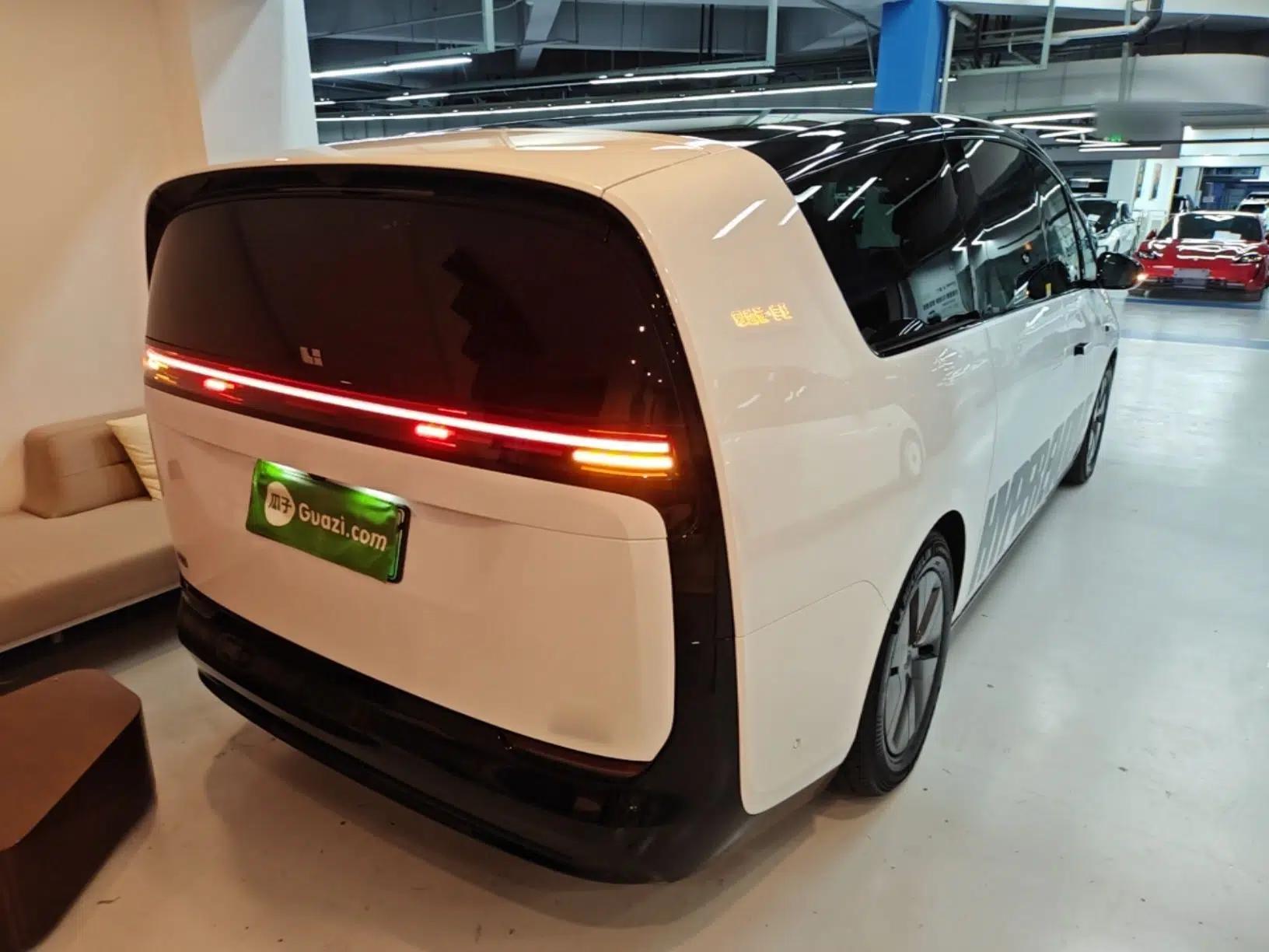 Li Auto MEGA 2025 Home Family Special Edition — миниатюра 6