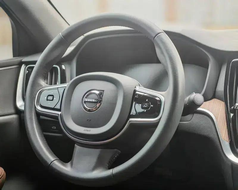 2022 Volvo S60 B4 Smart Luxury Edition — миниатюра 12