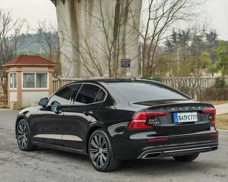 2022 Volvo S60 B4 Smart Luxury Edition — миниатюра 4