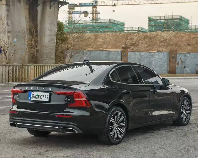 2022 Volvo S60 B4 Smart Luxury Edition — миниатюра 6