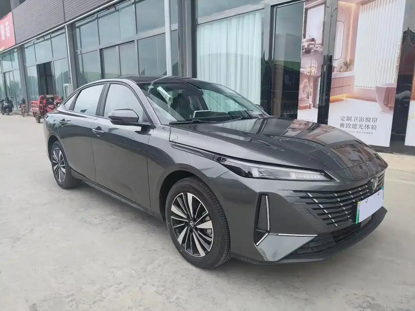 Changan Eado PHEV 2025 Smart Blue Whale 145KM High-Performance Edition — миниатюра 3