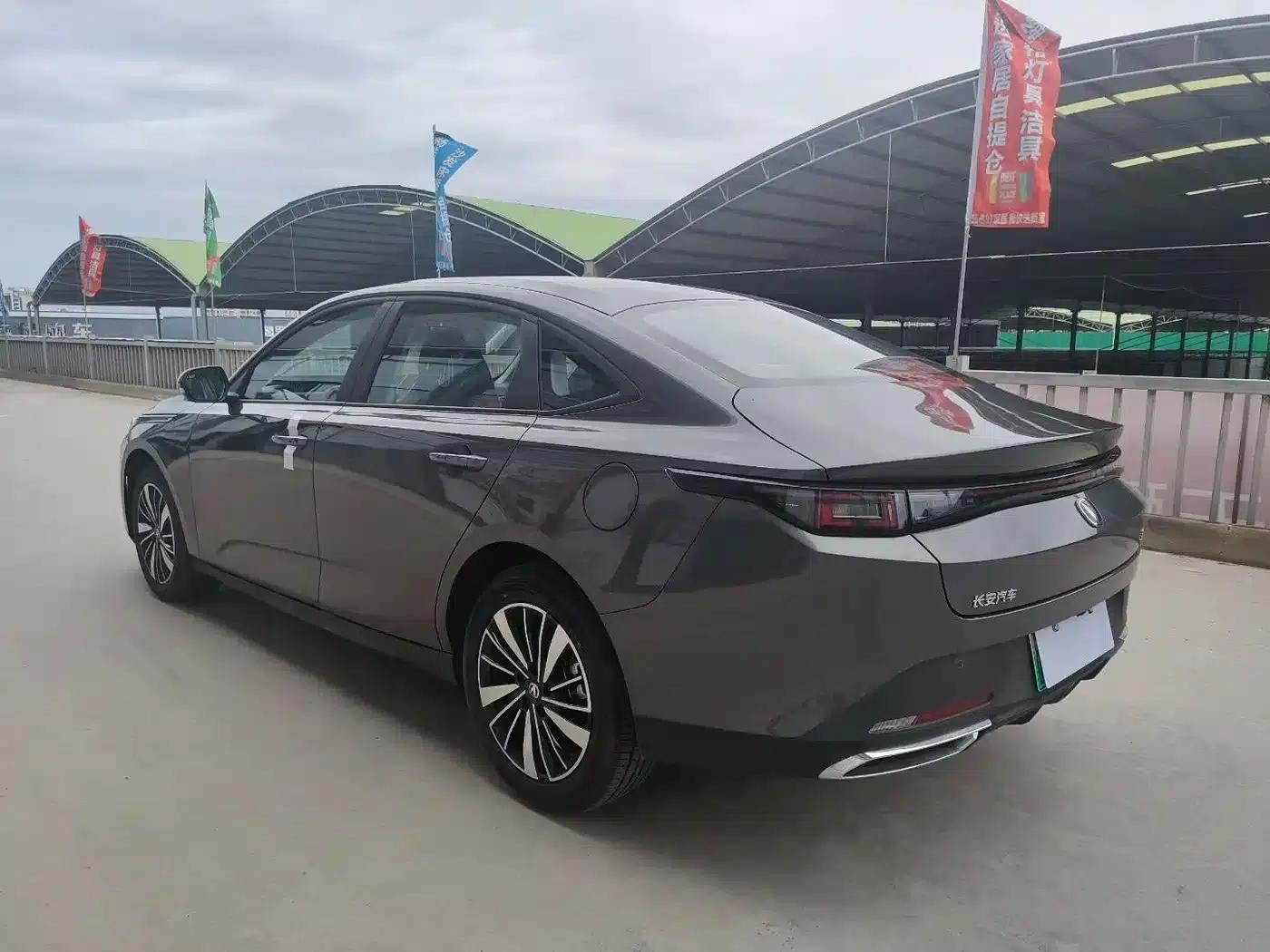 Changan Eado PHEV 2025 Smart Blue Whale 145KM High-Performance Edition — миниатюра 4