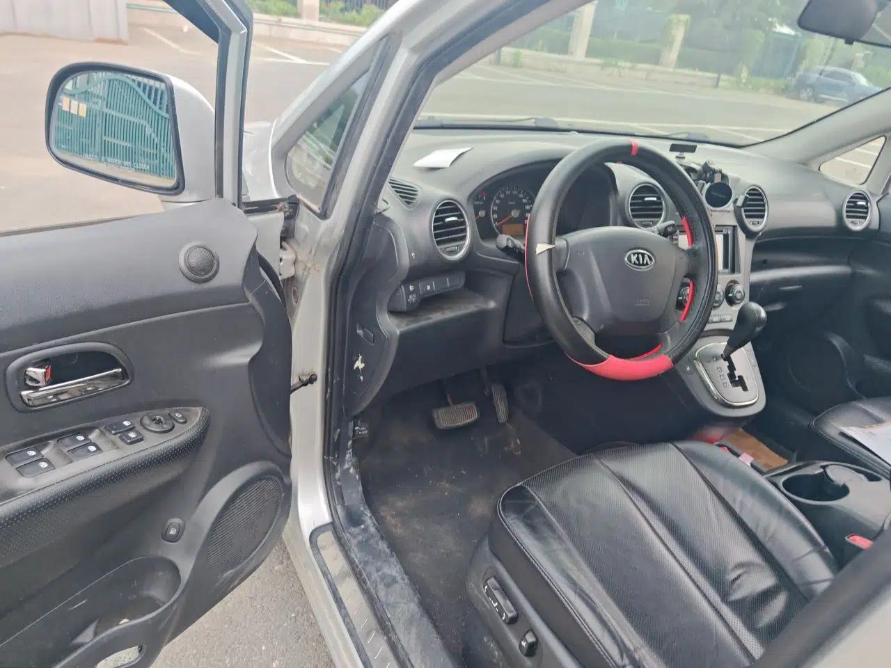 Kia Carens 2011 2.0L 7-Seater Automatic Comfort Edition — миниатюра 16