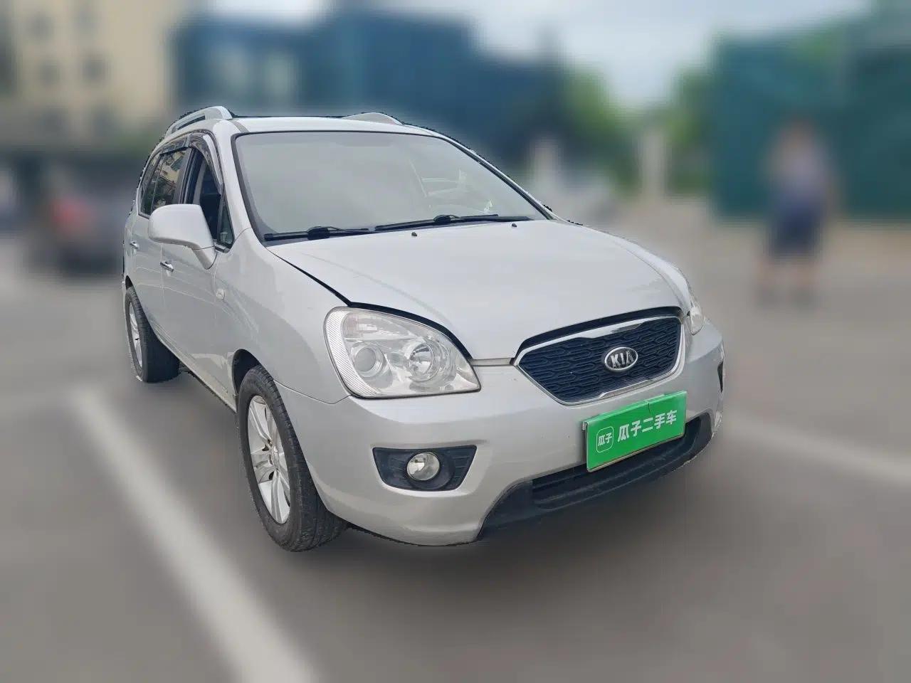 Kia Carens 2011 2.0L 7-Seater Automatic Comfort Edition — миниатюра 3