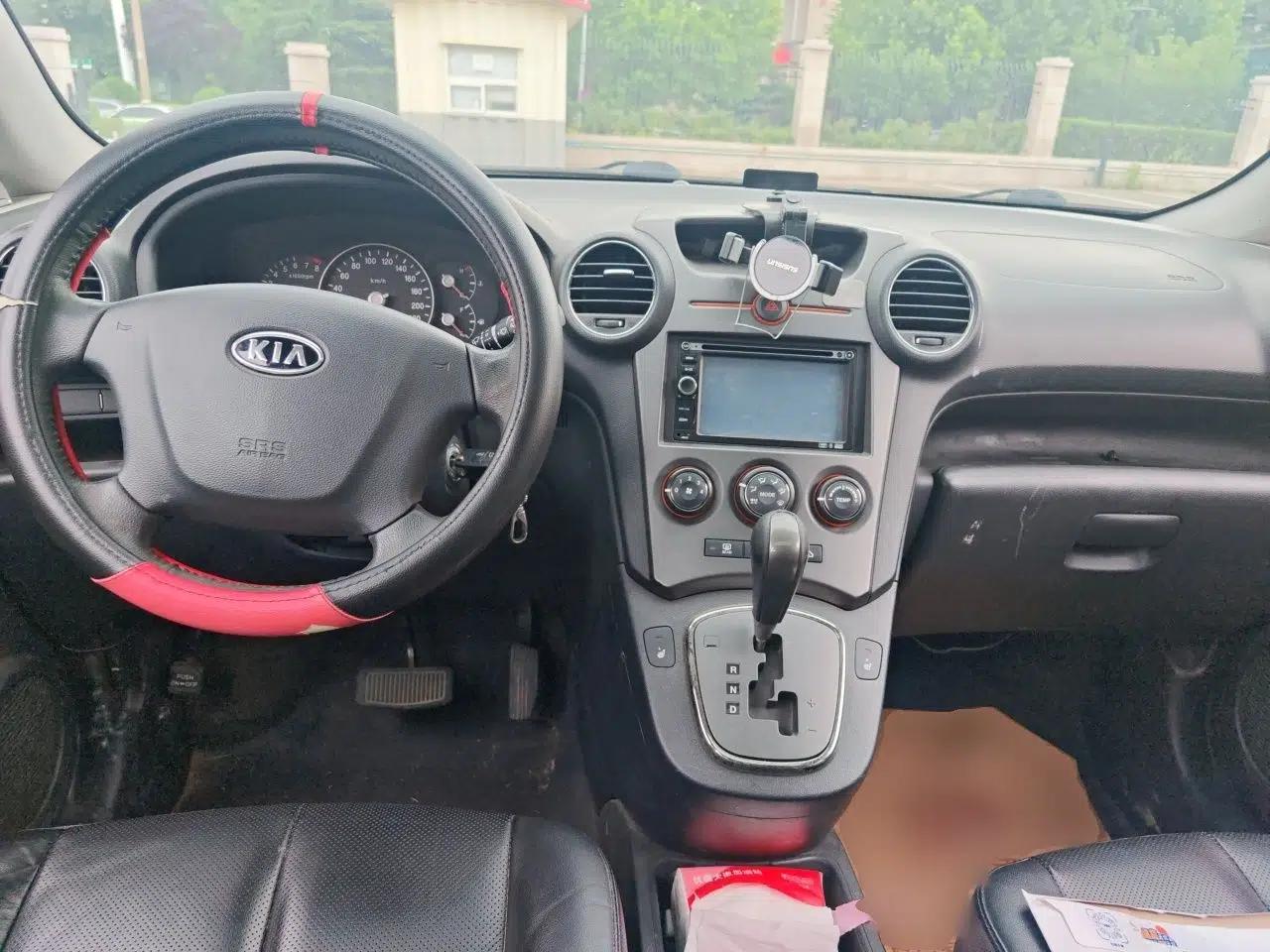 Kia Carens 2011 2.0L 7-Seater Automatic Comfort Edition — миниатюра 9