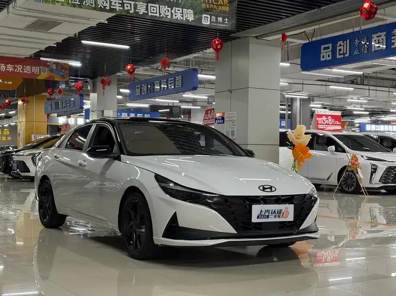 Hyundai Elantra 2022 1.5L CVT 20th SE 20th Anniversary Edition — миниатюра 3