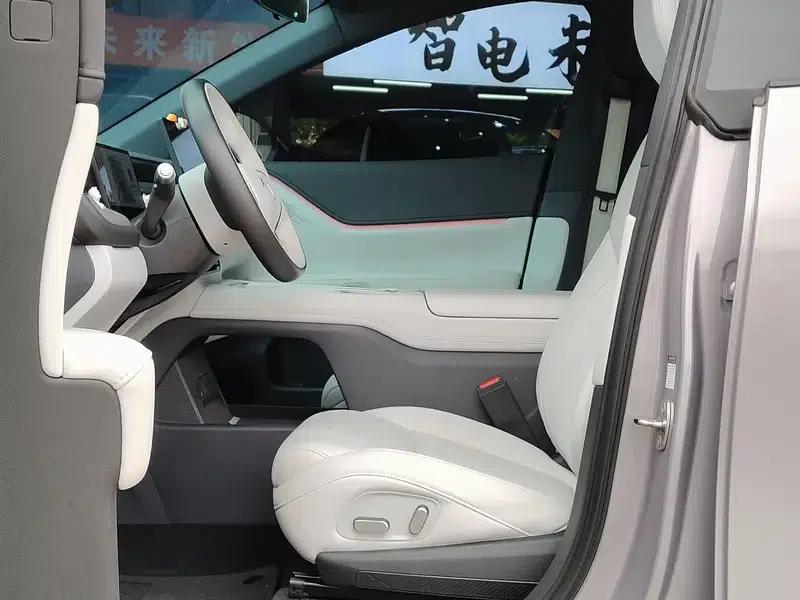 XPeng G6 2025 Pure Electric 625 Long Range Max Technology Edition — миниатюра 8