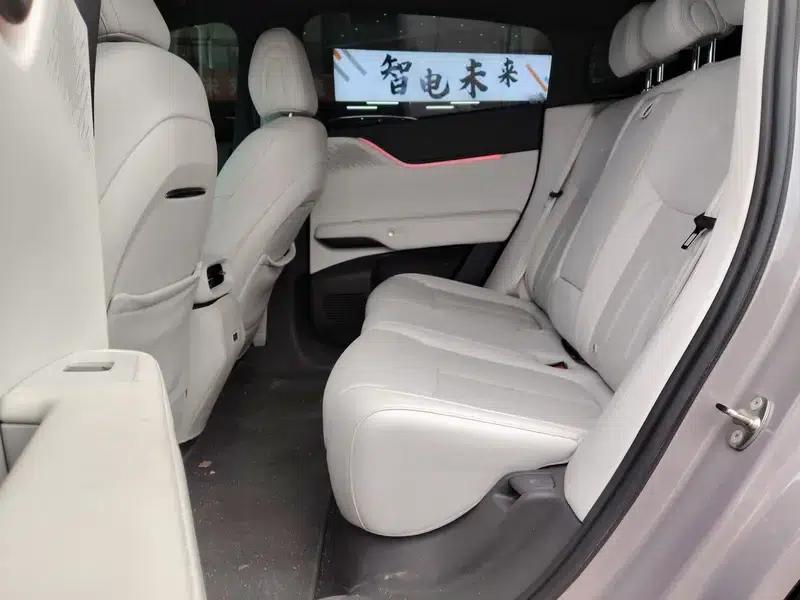 XPeng G6 2025 Pure Electric 625 Long Range Max Technology Edition — миниатюра 9