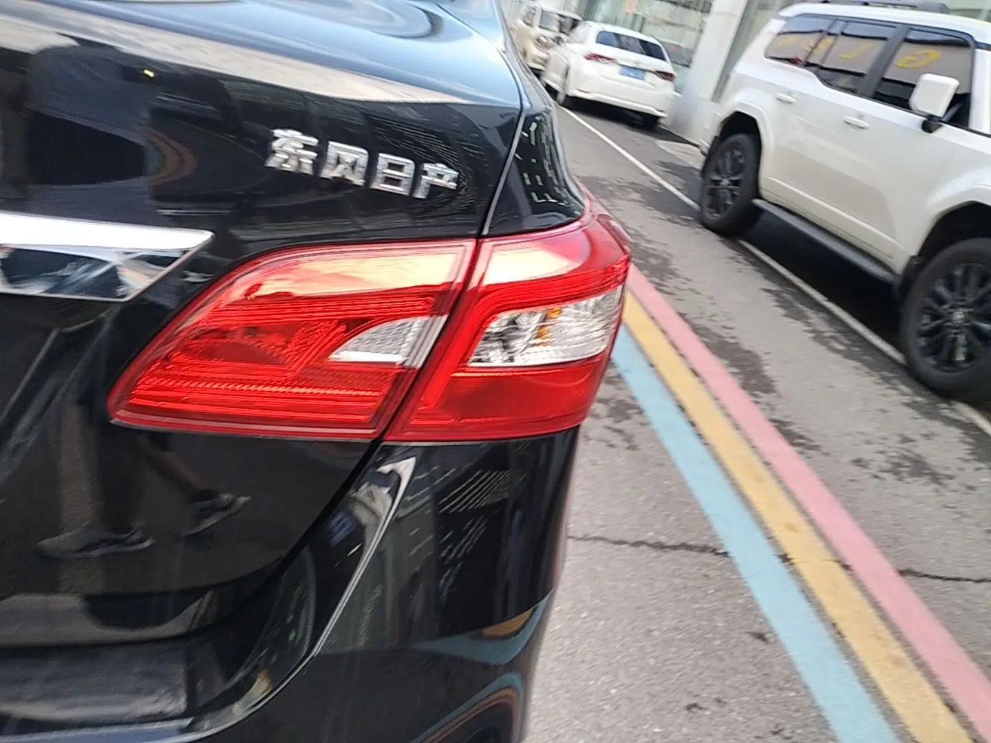Nissan Sylphy 2022 Classic 1.6XL CVT Luxury Edition — миниатюра 9