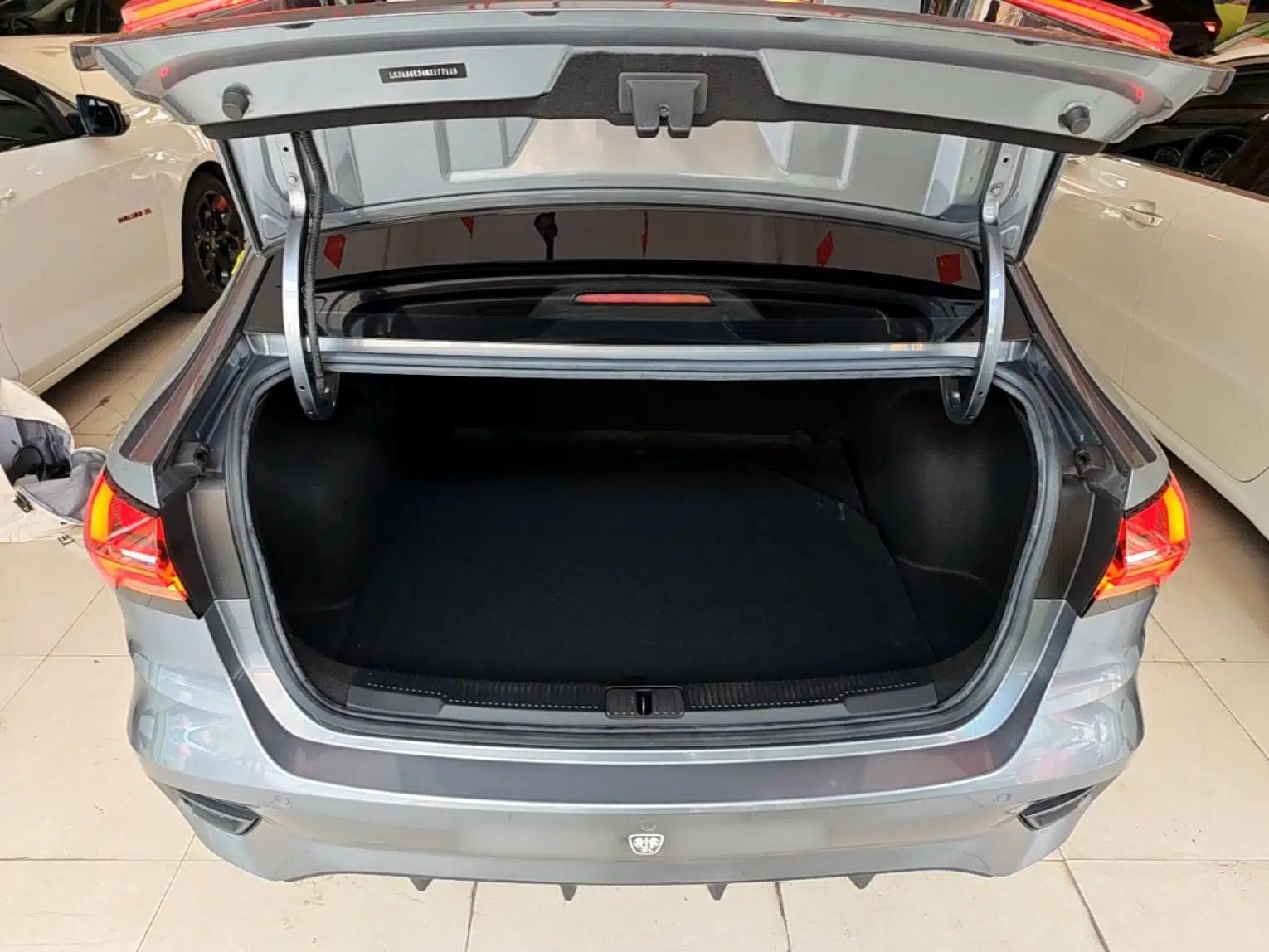Roewe i5 2021 1.5L CVT Platinum Edition — миниатюра 22