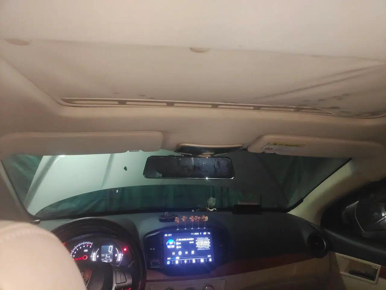 Roewe 350 2013 350C 1.5L Automatic Xunyue Edition — миниатюра 18
