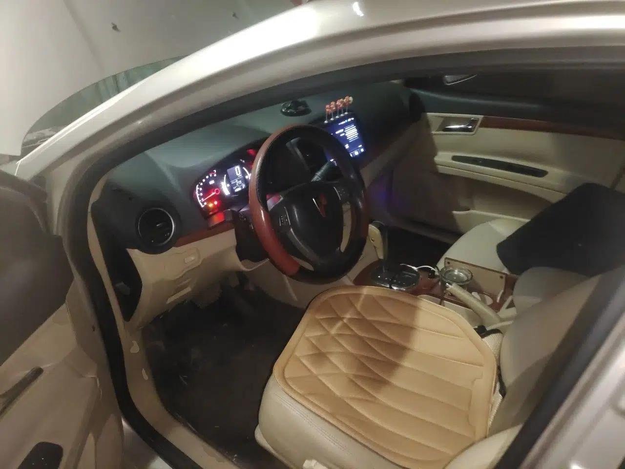 Roewe 350 2013 350C 1.5L Automatic Xunyue Edition — миниатюра 10