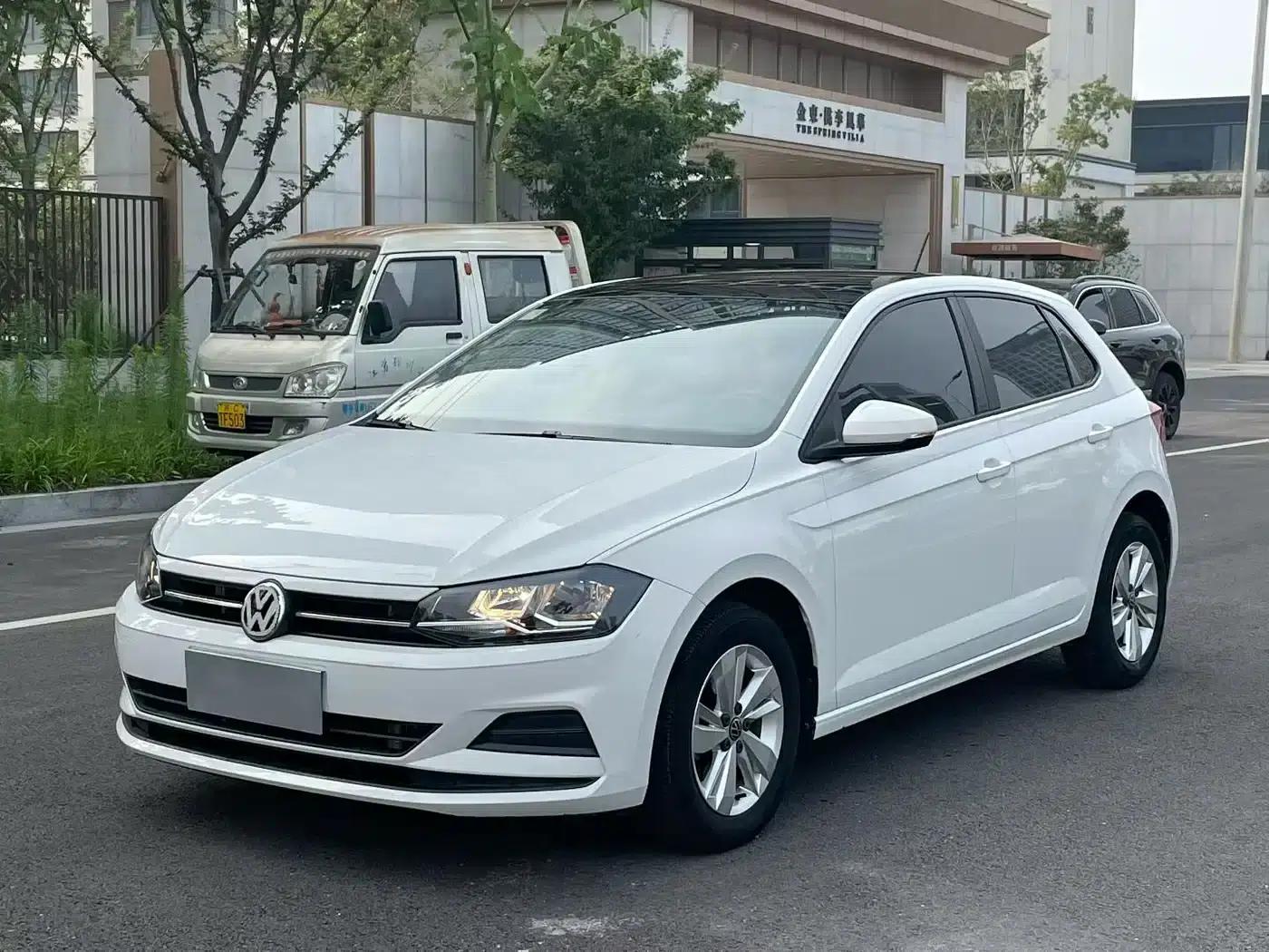 2022 Polo Plus 1.5L Automatic Enjoy Life Edition — миниатюра 1