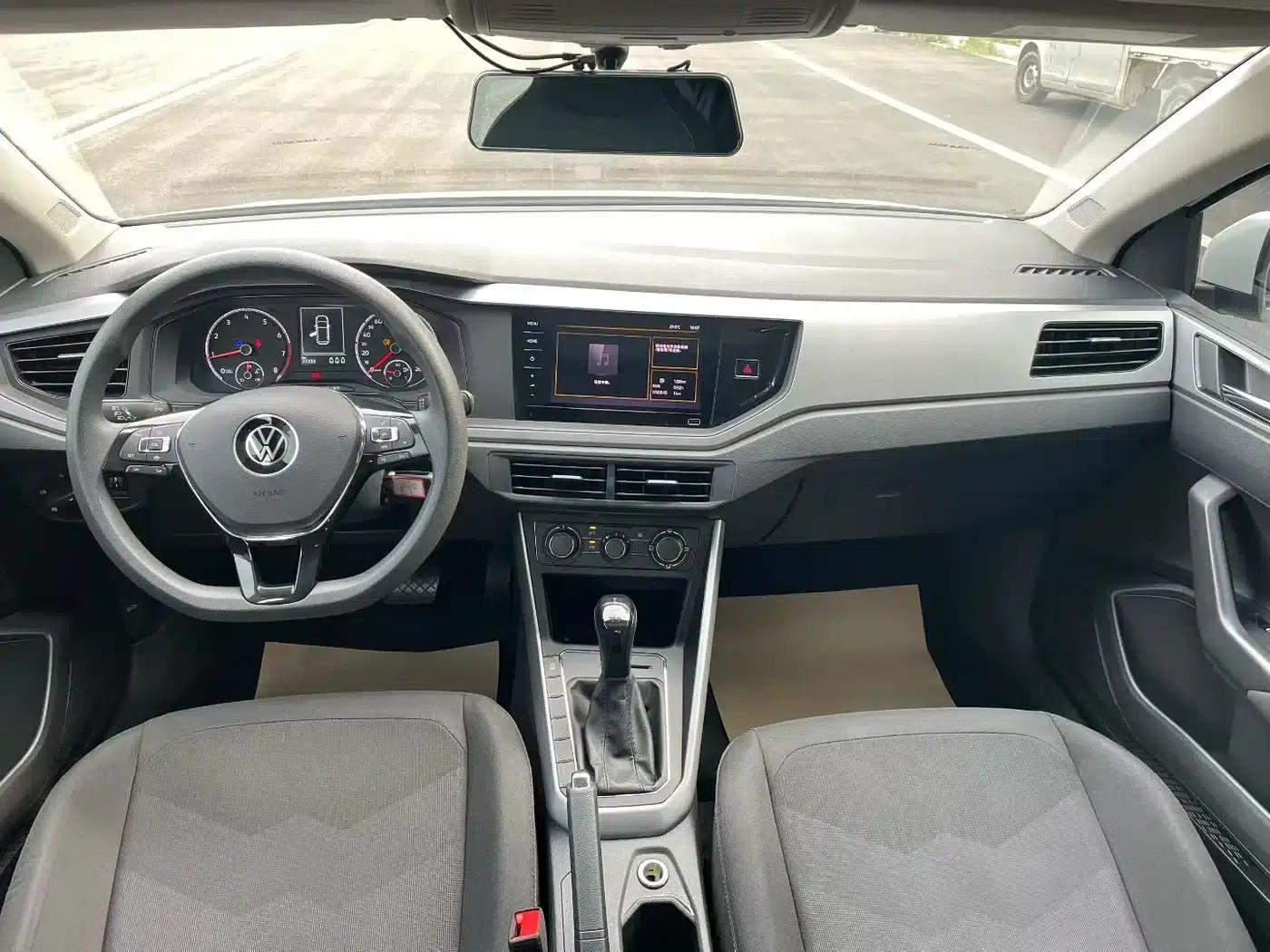 2022 Polo Plus 1.5L Automatic Enjoy Life Edition — миниатюра 5