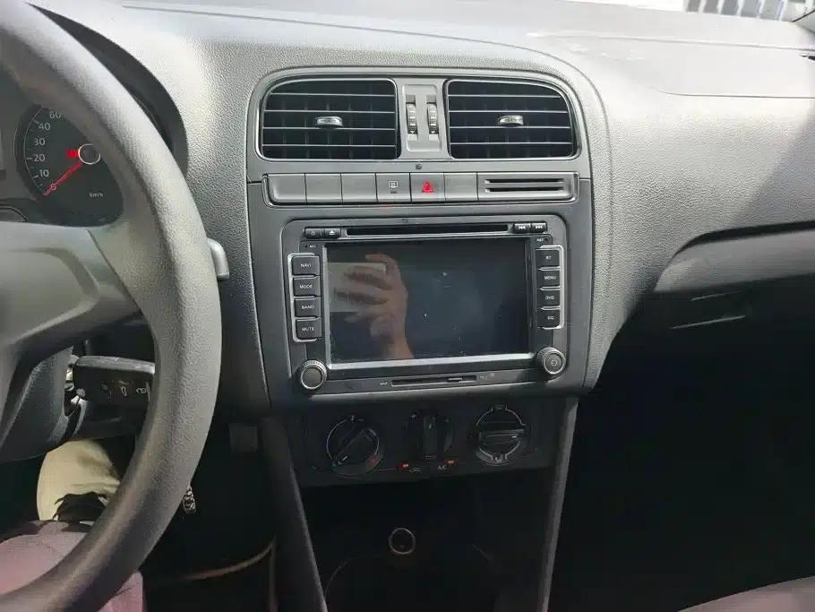 2014 Polo 1.4L Manual Fashion Edition — миниатюра 13