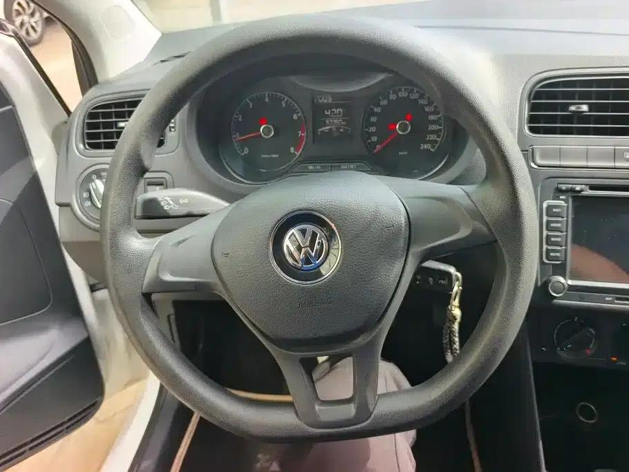 2014 Polo 1.4L Manual Fashion Edition — миниатюра 15
