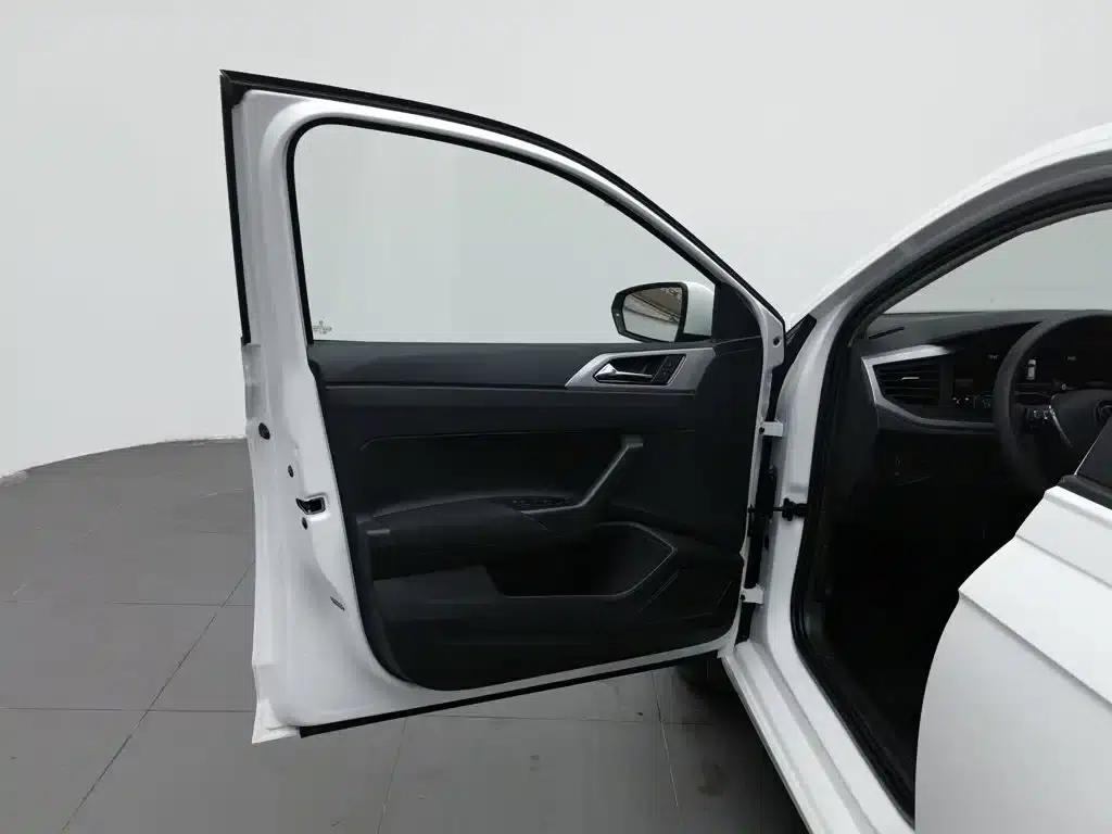 2023 Polo Facelift Plus 1.5L Automatic Enjoy Life Edition — миниатюра 8