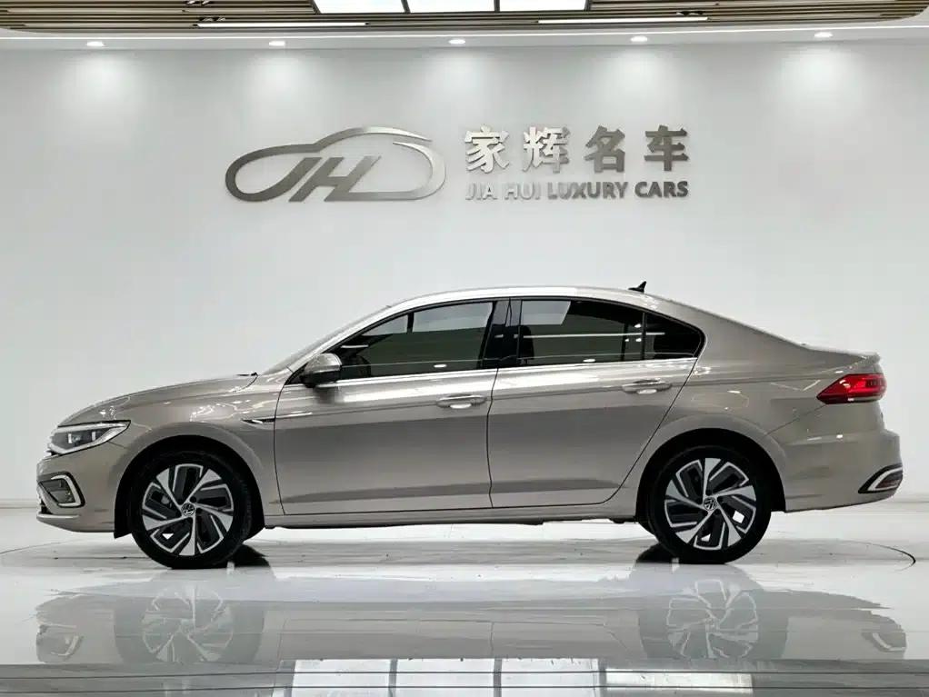 2023 Volkswagen Bora 300TSI DSG Premium Edition — миниатюра 4