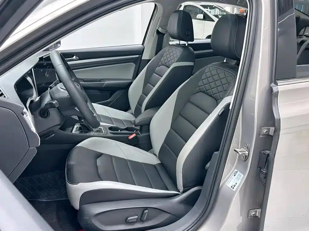 2023 Volkswagen Bora 300TSI DSG Premium Edition — миниатюра 8