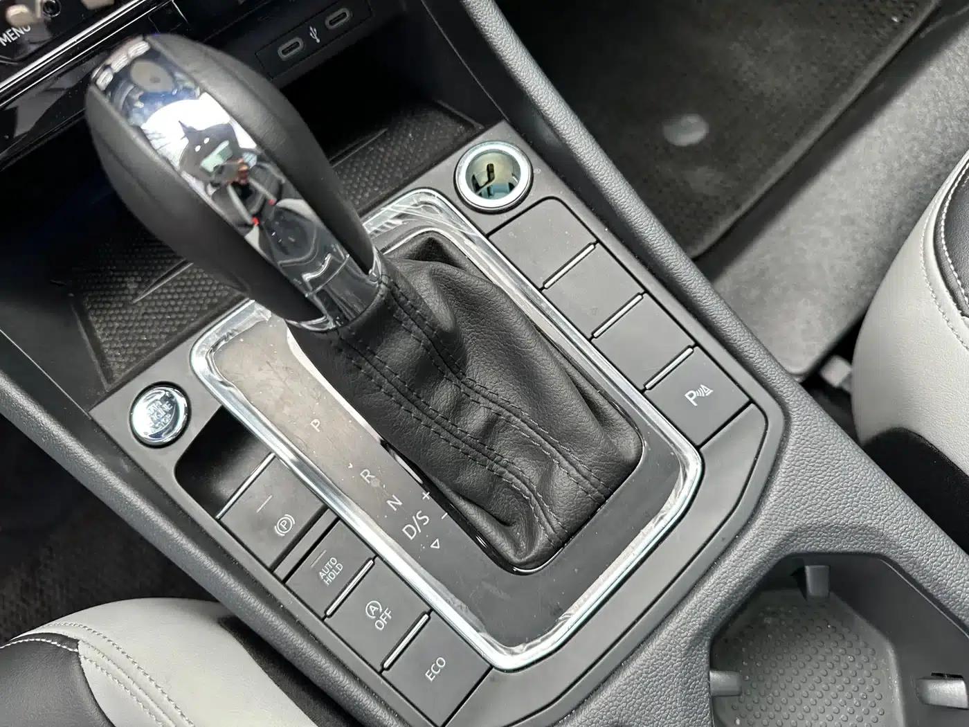 2025 Volkswagen Bora Facelift 300TSI DSG Premium Edition — миниатюра 13