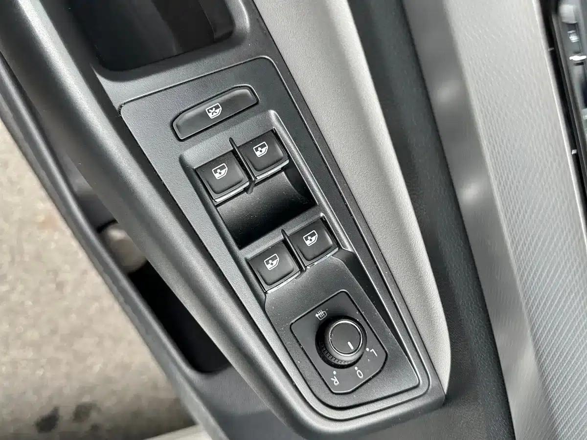 2025 Volkswagen Bora Facelift 300TSI DSG Premium Edition — миниатюра 18