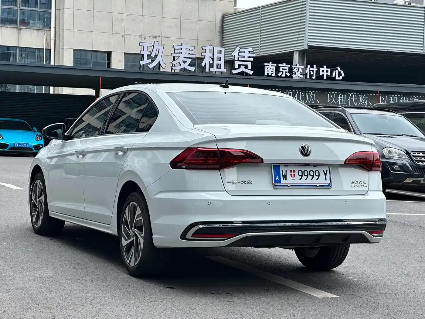 2025 Volkswagen Bora Facelift 300TSI DSG Premium Edition — миниатюра 5