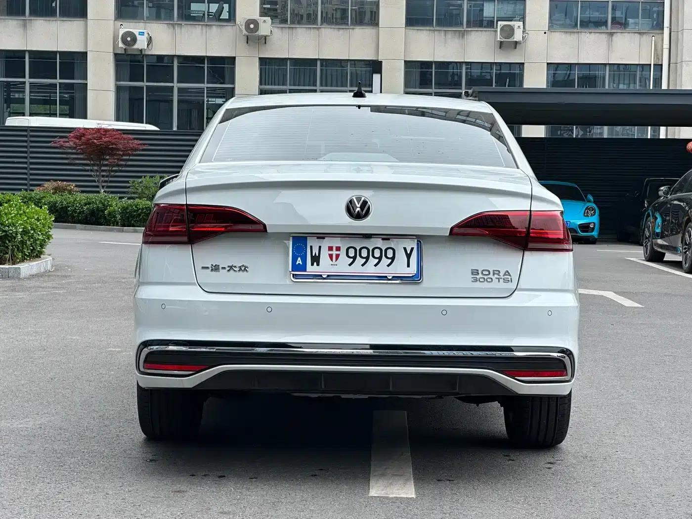 2025 Volkswagen Bora Facelift 300TSI DSG Premium Edition — миниатюра 6