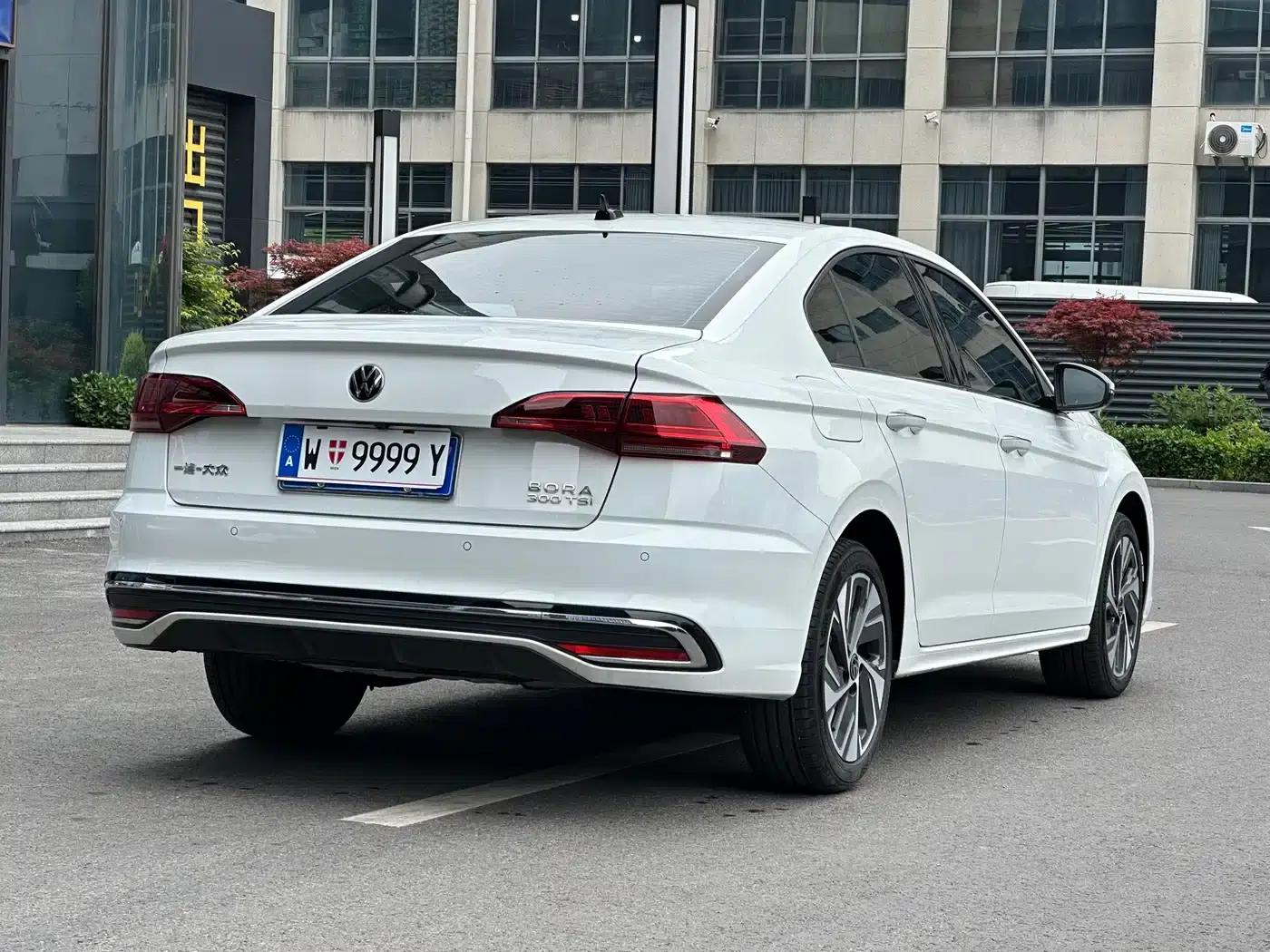 2025 Volkswagen Bora Facelift 300TSI DSG Premium Edition — миниатюра 7
