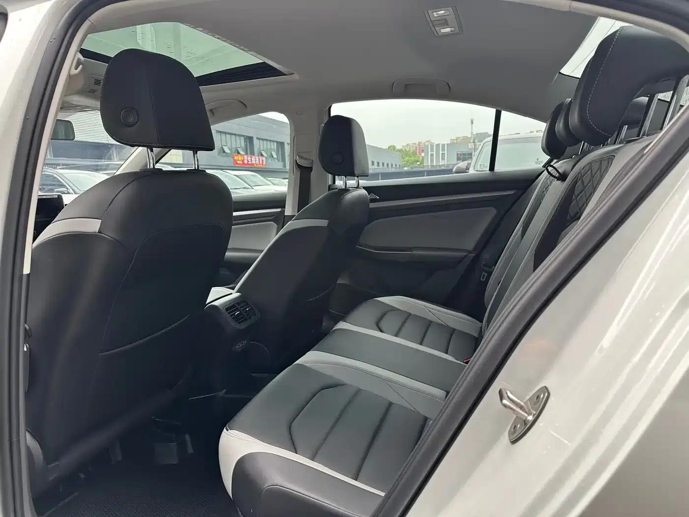 2025 Volkswagen Bora Facelift 300TSI DSG Premium Edition — миниатюра 10