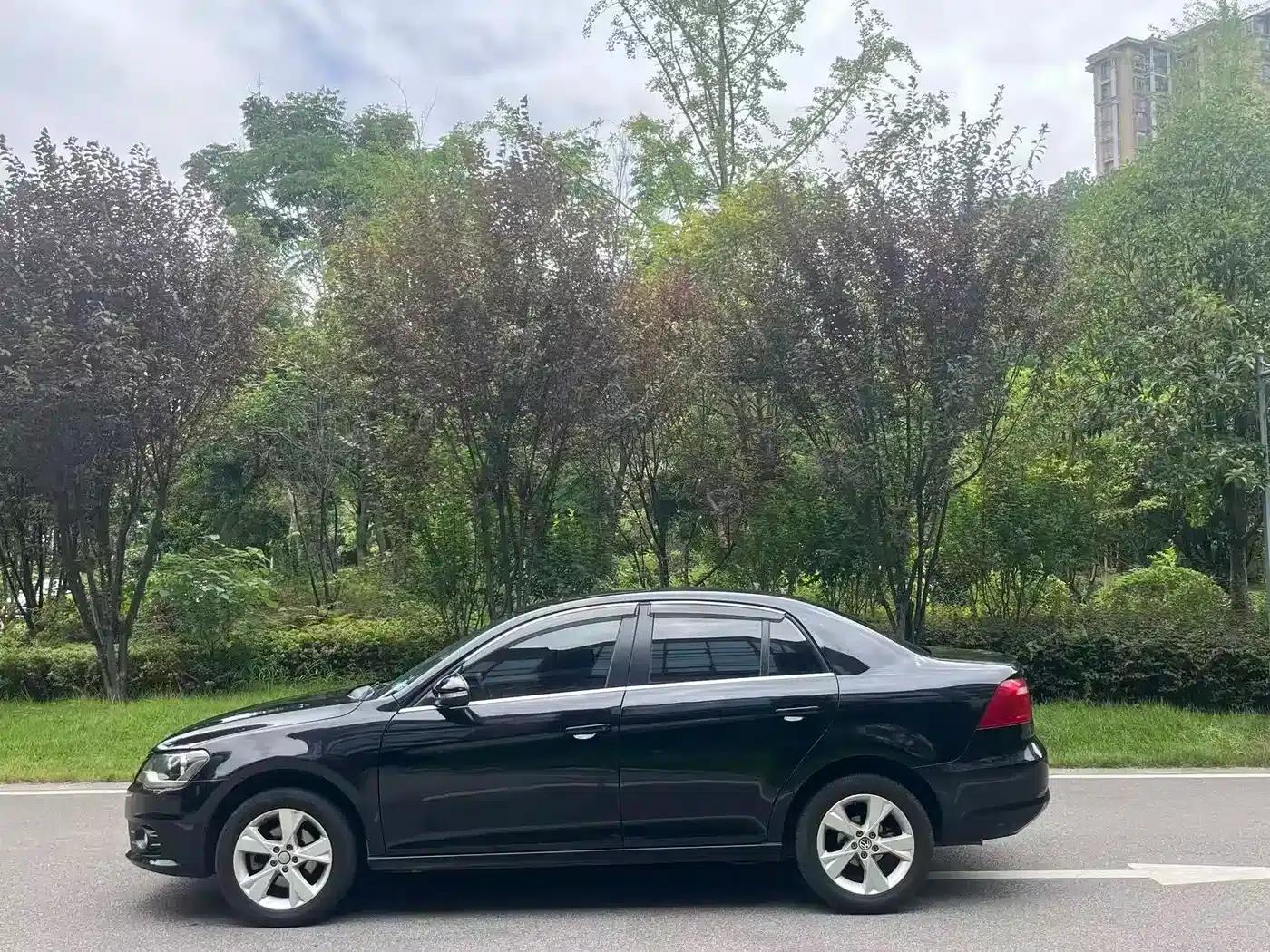 2014 Volkswagen Bora 1.6L Manual Comfort Model — миниатюра 5