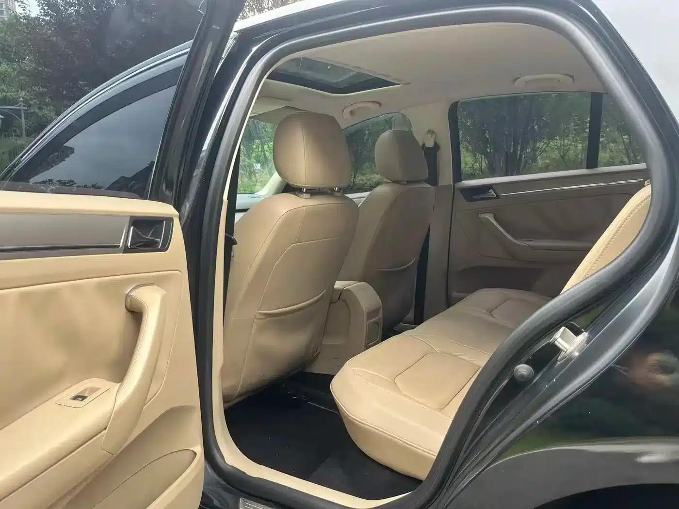 2014 Volkswagen Bora 1.6L Manual Comfort Model — миниатюра 9