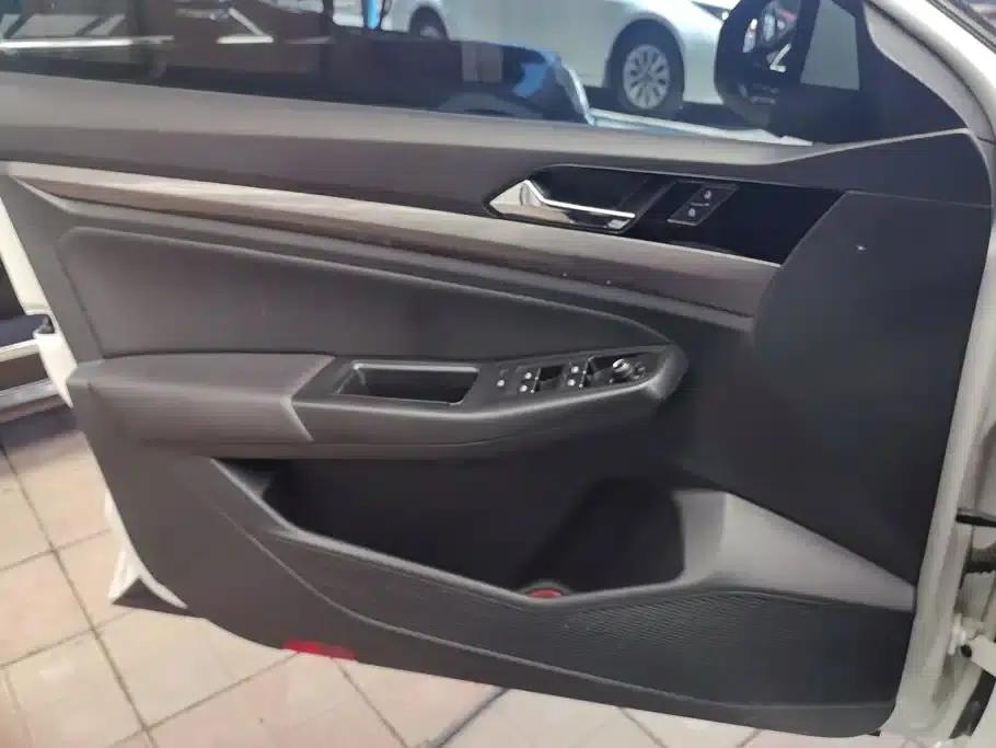 2019 Volkswagen Bora 1.5L Automatic Comfort Model — миниатюра 7