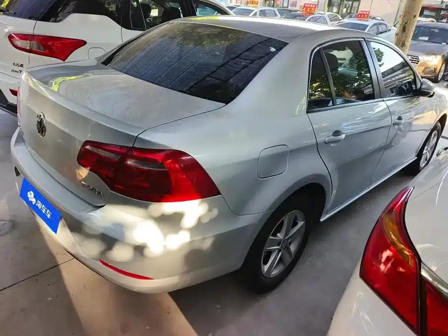 2014 Volkswagen Bora 1.6L Automatic Fashion Edition — миниатюра 3