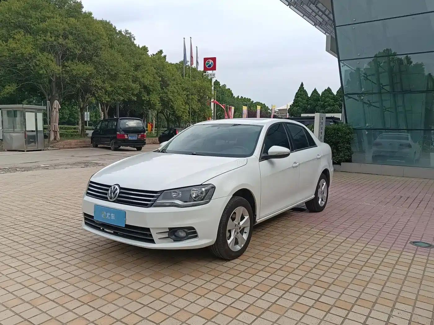 2014 Volkswagen Bora 1.6L Manual Comfort Model — миниатюра 1