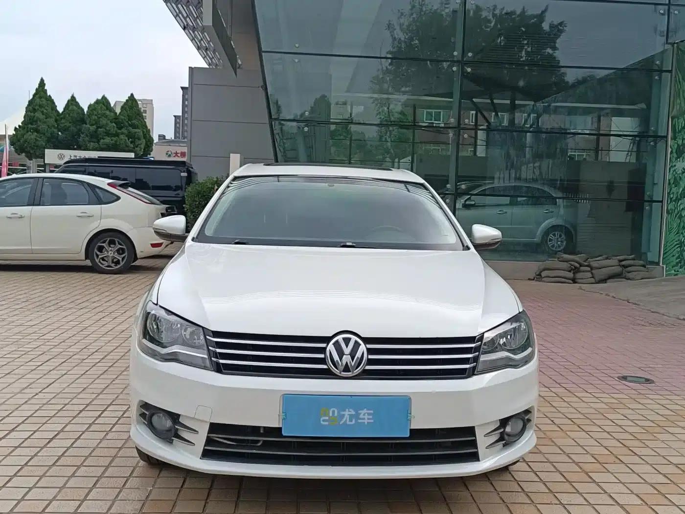 2014 Volkswagen Bora 1.6L Manual Comfort Model — миниатюра 2